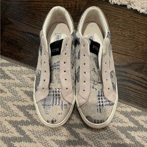 Steve Madden sneakers no laces